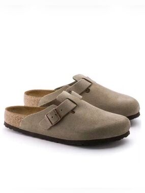 Birkenstock Size EU 39 Boston Soft Footbed Suede Leather Clog in Taupe